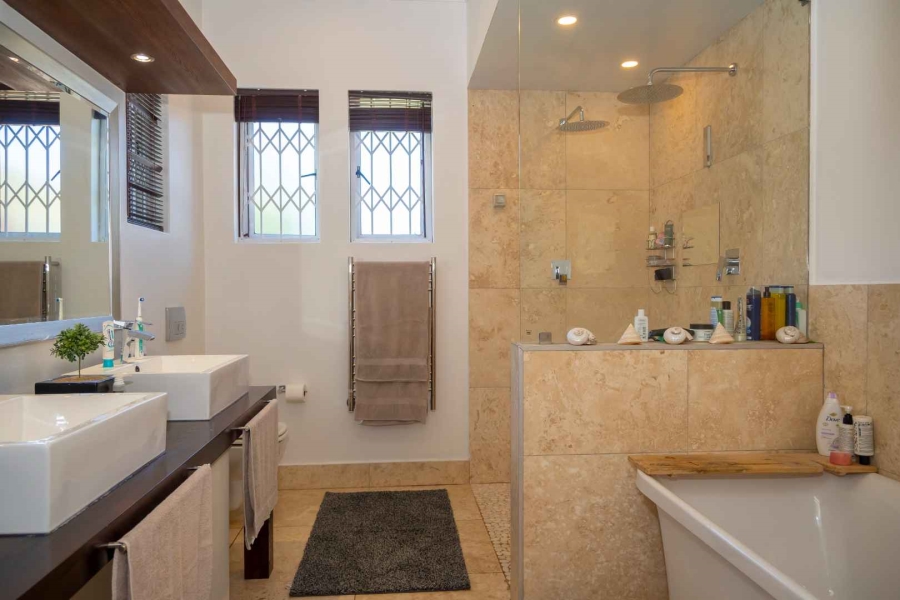 5 Bedroom Property for Sale in Walmer Eastern Cape